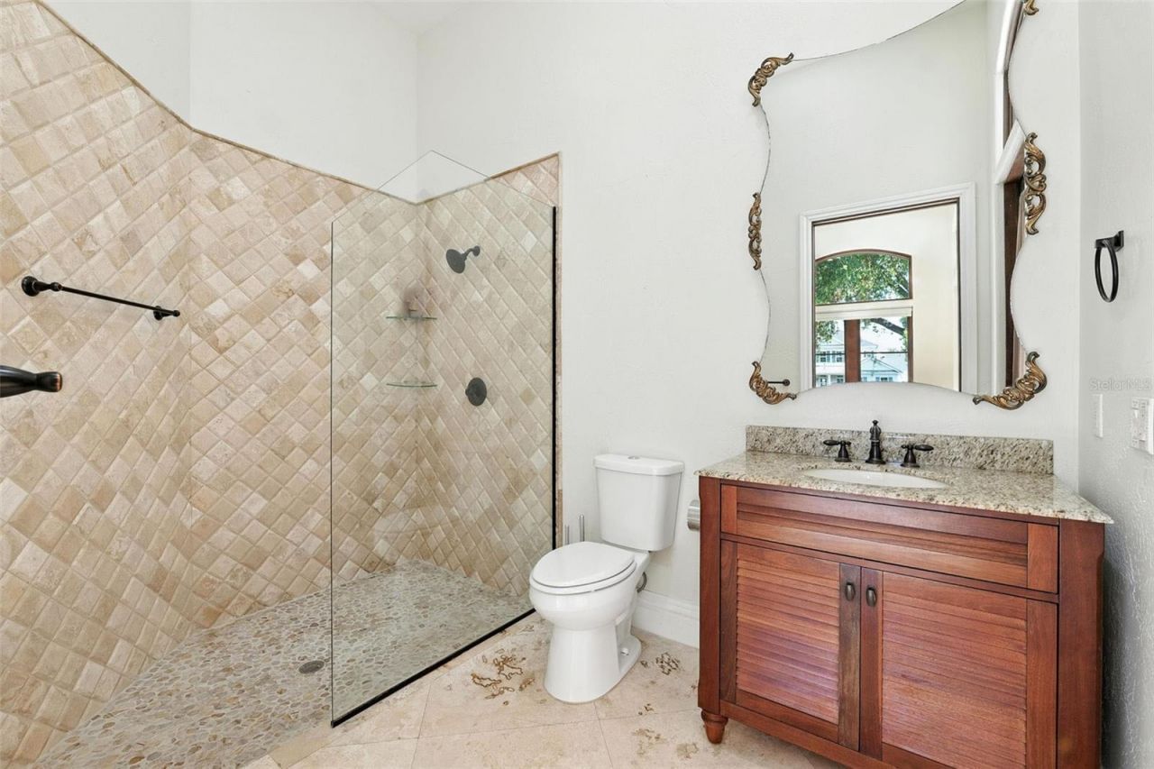 4555 W Swann Avenue, Tampa, FL 33609 Photo