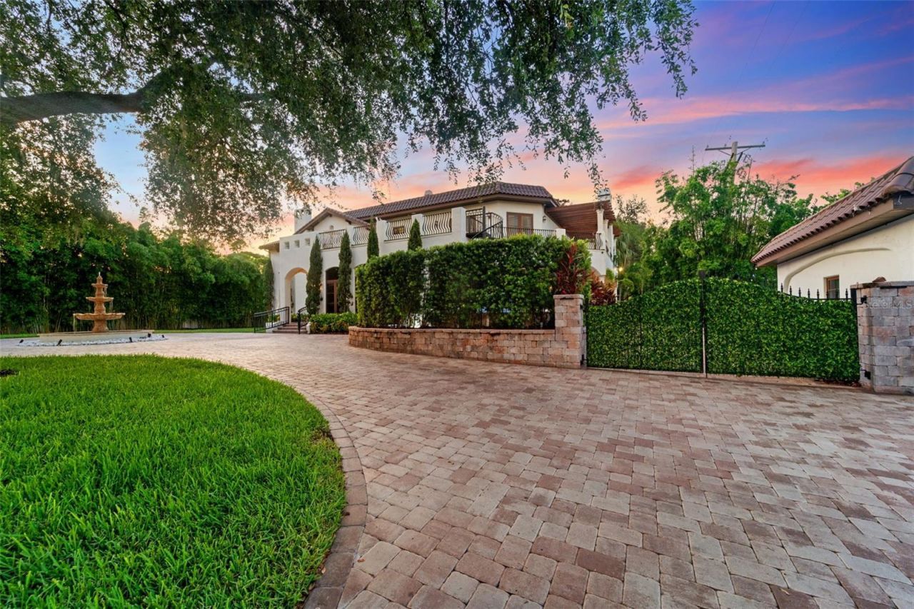 4555 W Swann Avenue, Tampa, FL 33609 Photo