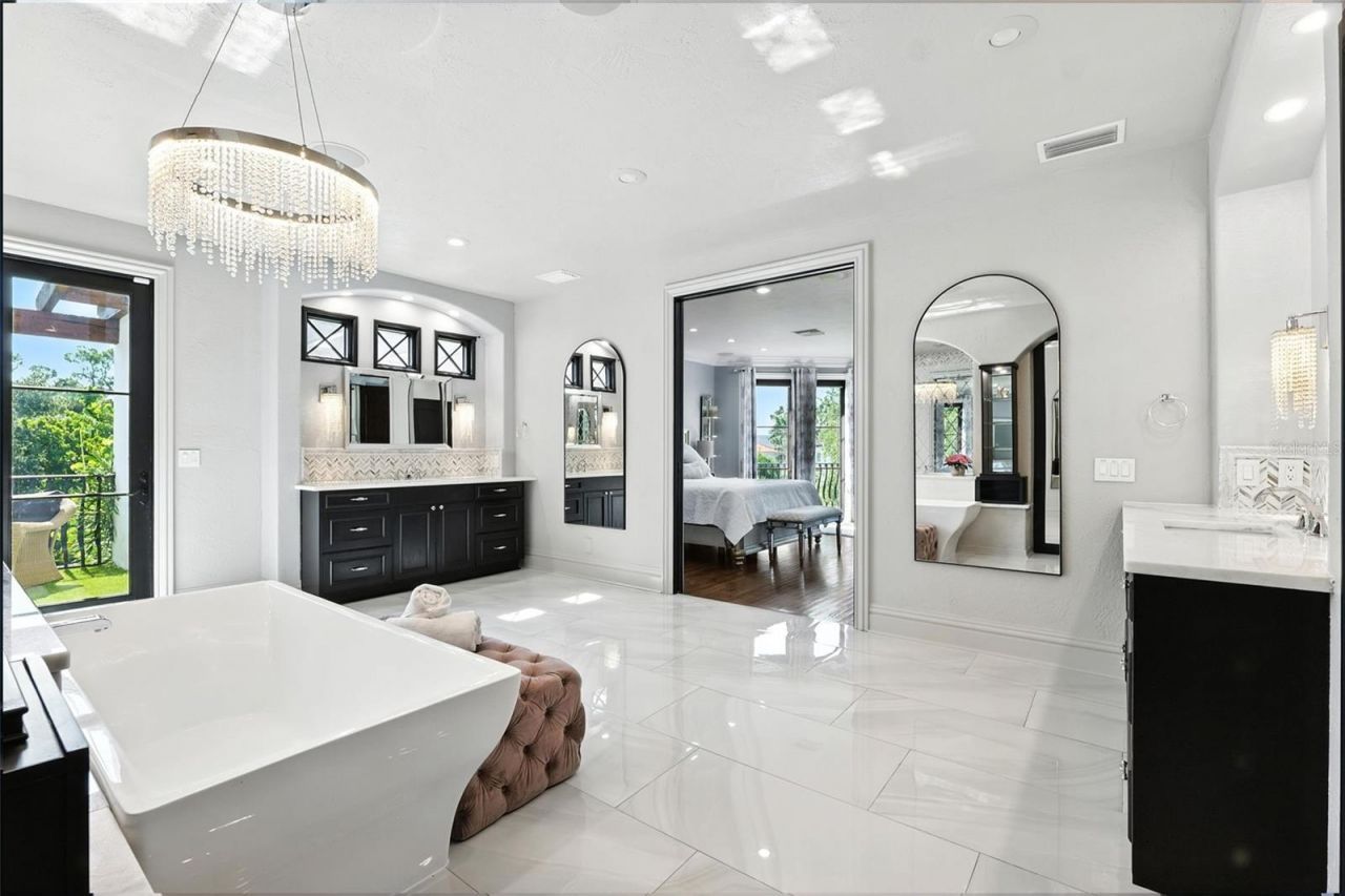 4555 W Swann Avenue, Tampa, FL 33609 Photo