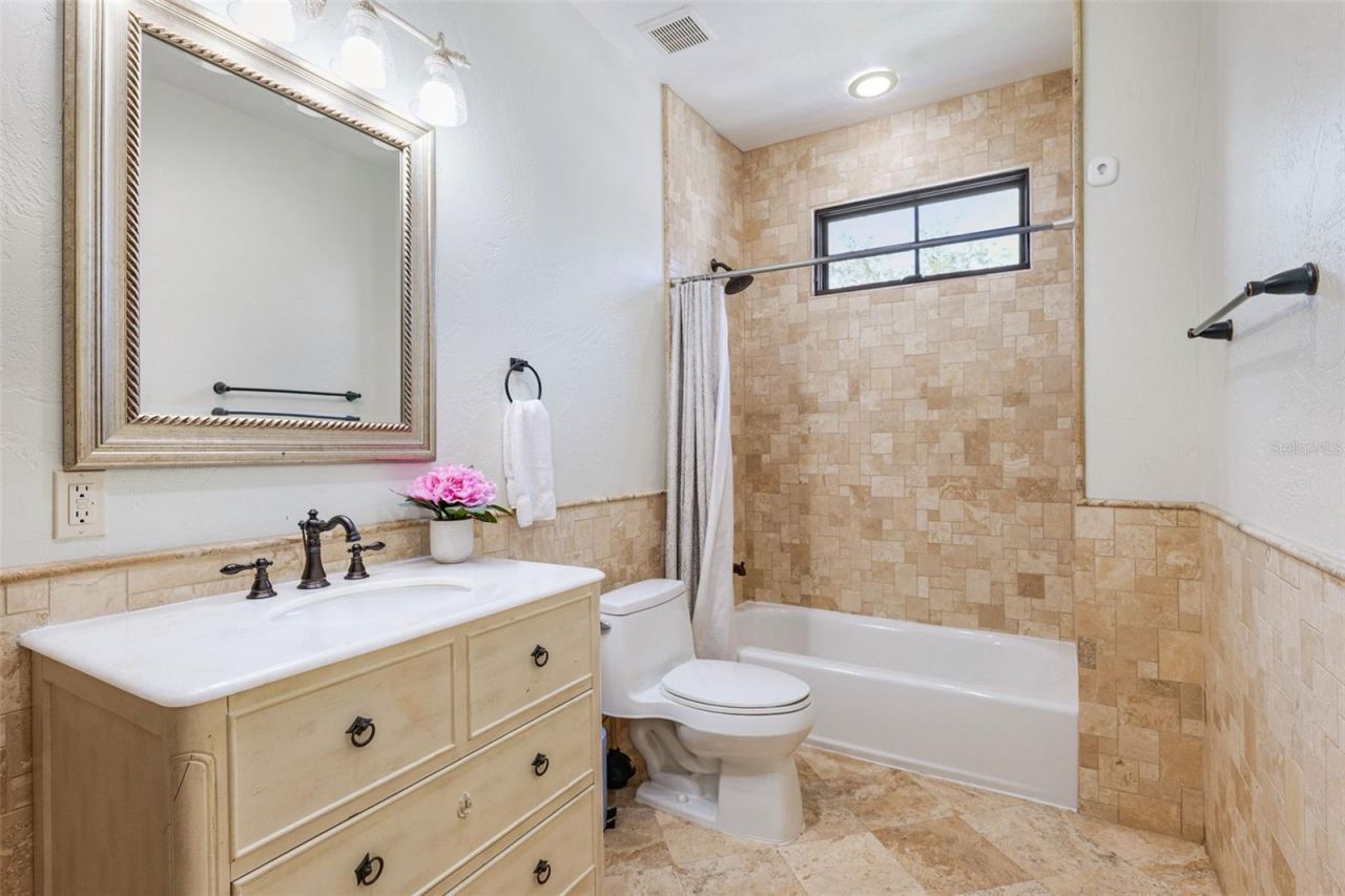 4555 W Swann Avenue, Tampa, FL 33609 Photo