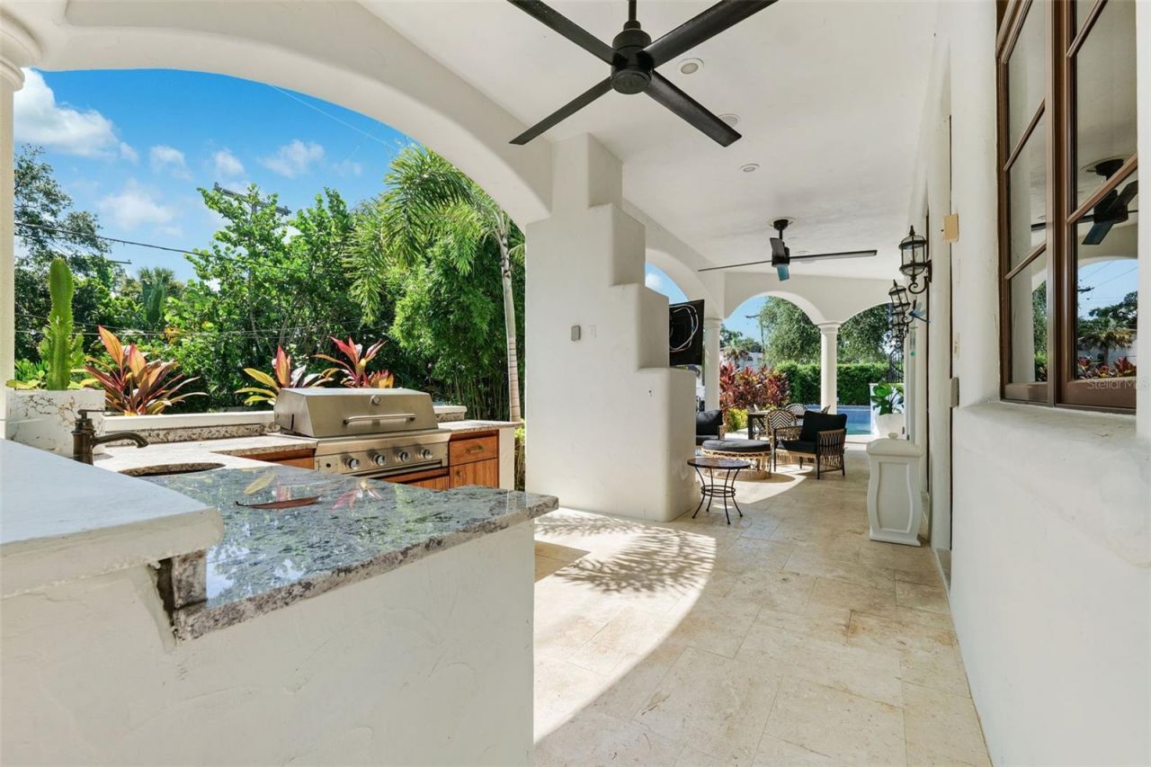 4555 W Swann Avenue, Tampa, FL 33609 Photo