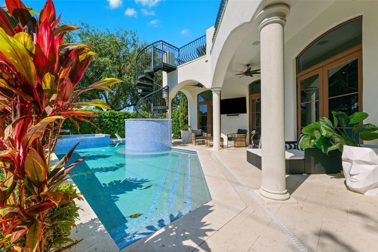 4555 W Swann Avenue, Tampa, FL 33609 Photo