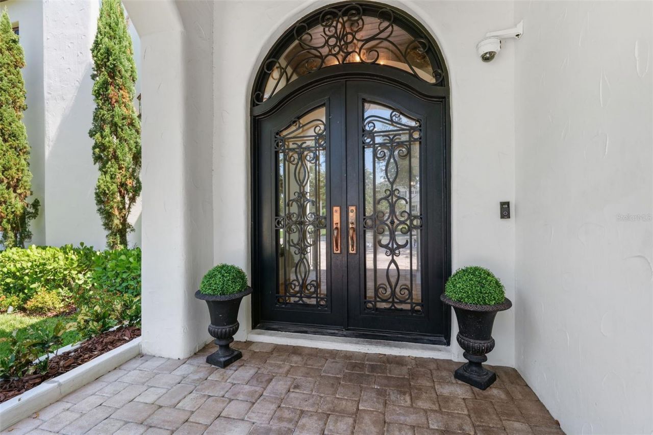 4555 W Swann Avenue, Tampa, FL 33609 Photo