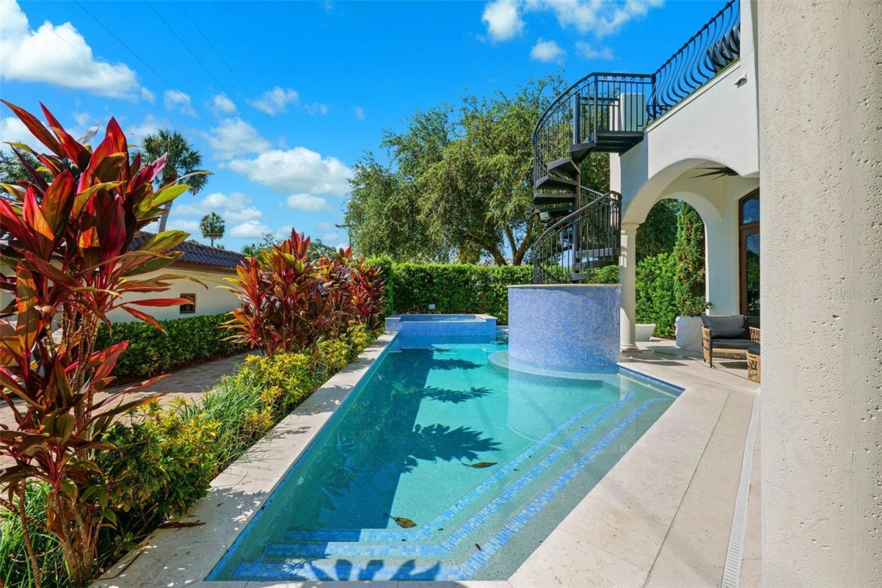 4555 W Swann Avenue, Tampa, FL 33609 Photo