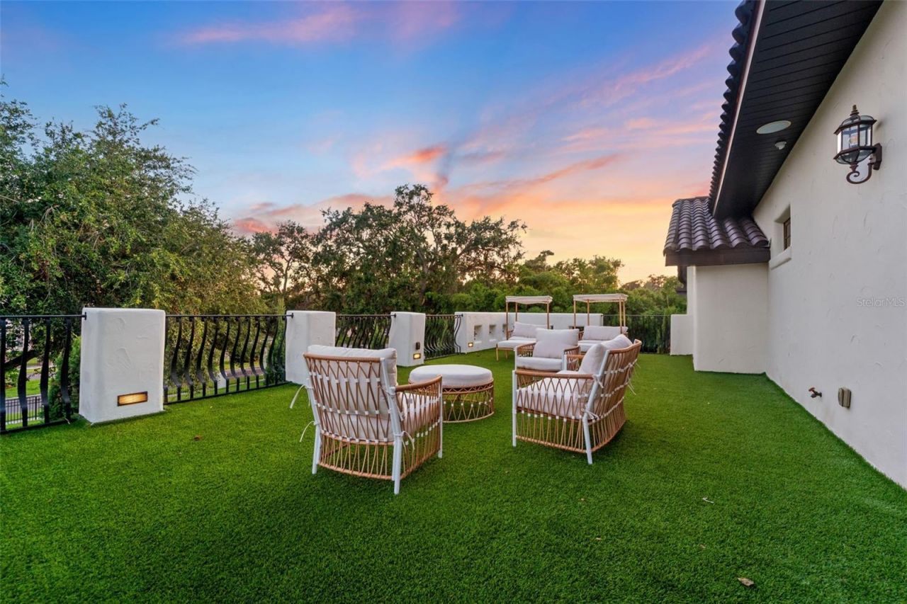 4555 W Swann Avenue, Tampa, FL 33609 Photo