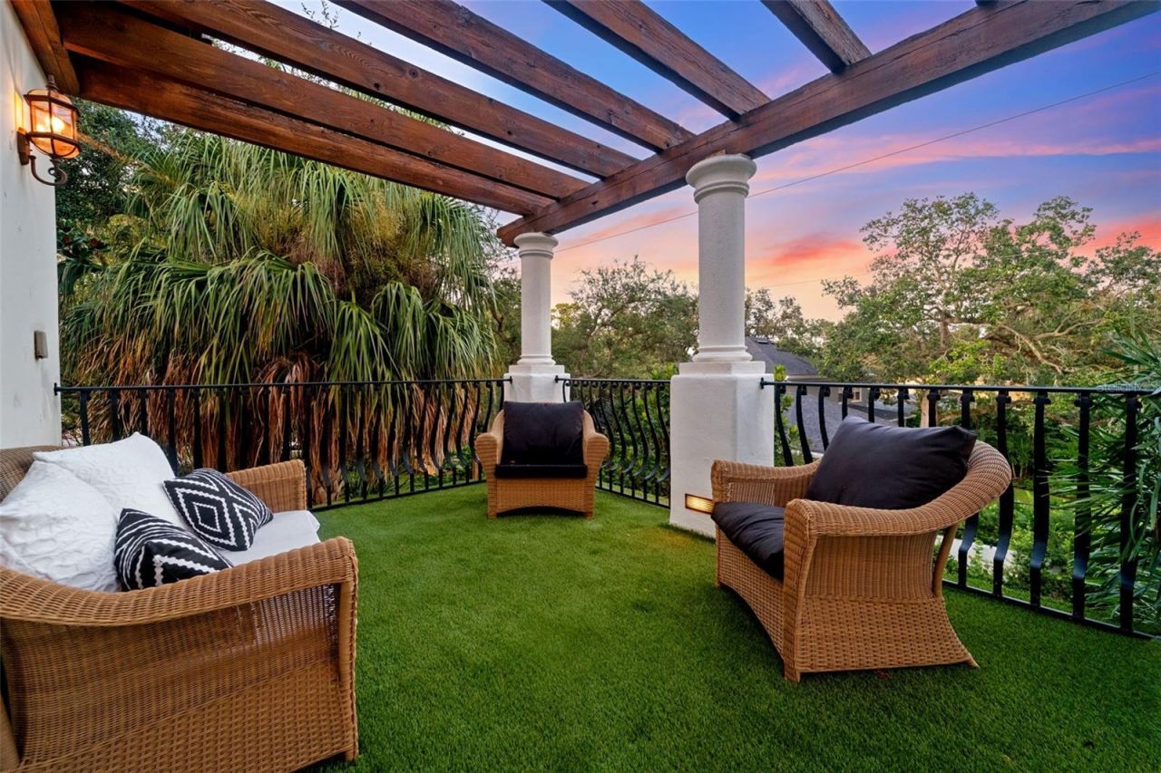 4555 W Swann Avenue, Tampa, FL 33609 Photo