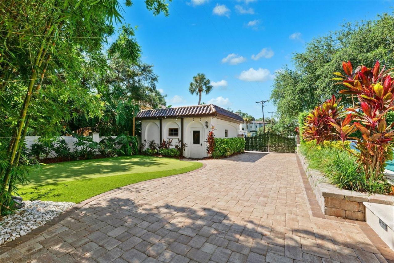4555 W Swann Avenue, Tampa, FL 33609 Photo
