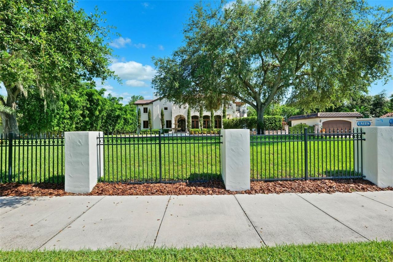 4555 W Swann Avenue, Tampa, FL 33609 Photo