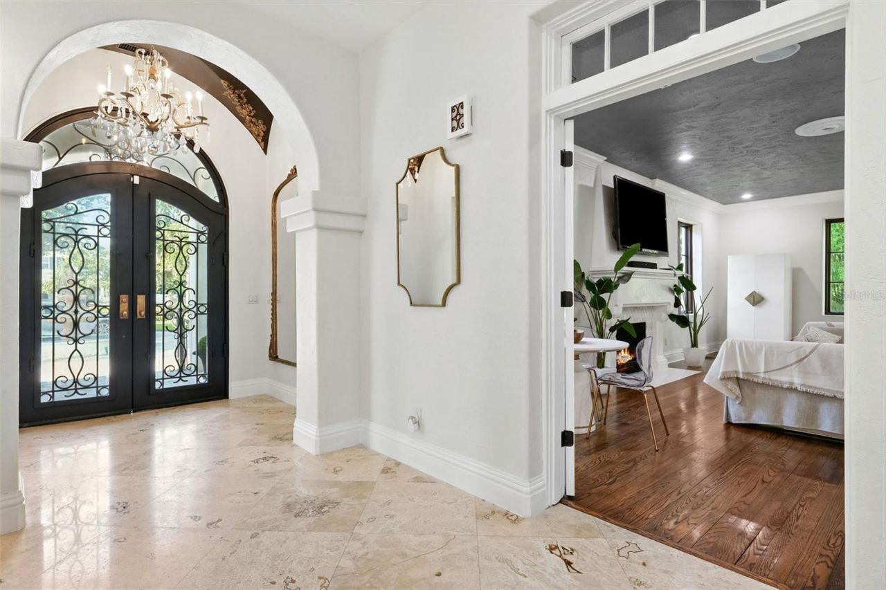 4555 W Swann Avenue, Tampa, FL 33609 Photo