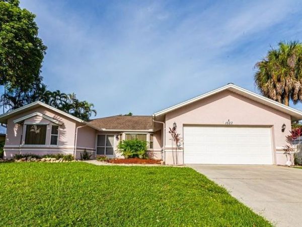 1620 Forest Lakes BLVD, NAPLES, FL 34105