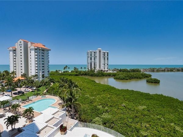 60 Seagate DR, Unit 704, NAPLES, FL 34103