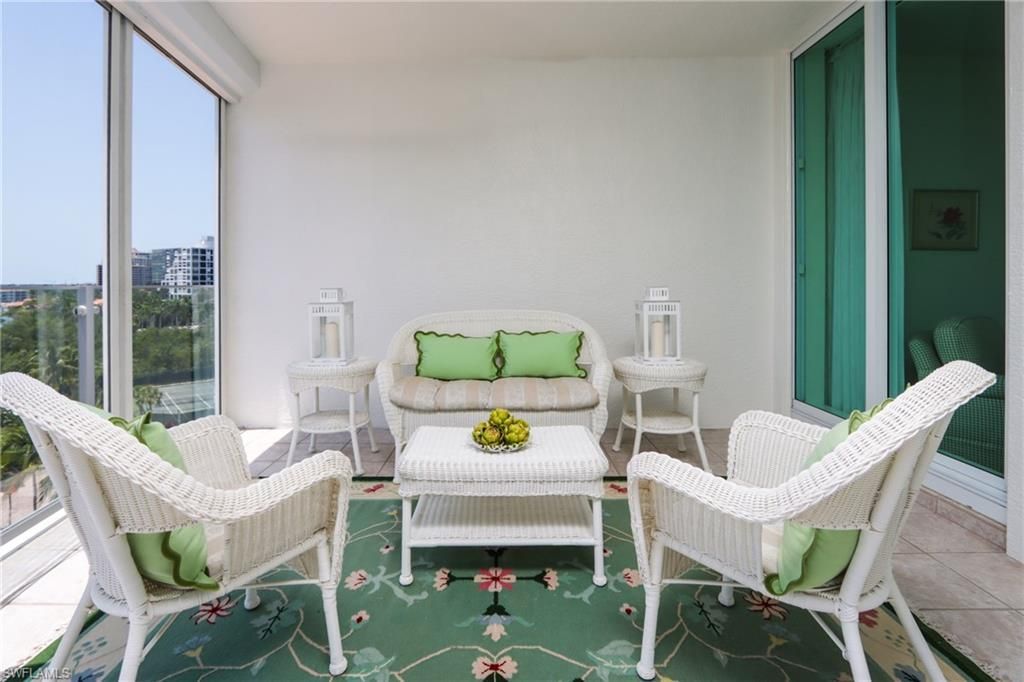 60 Seagate Dr, Unit 704, Naples, FL 34103 Photo