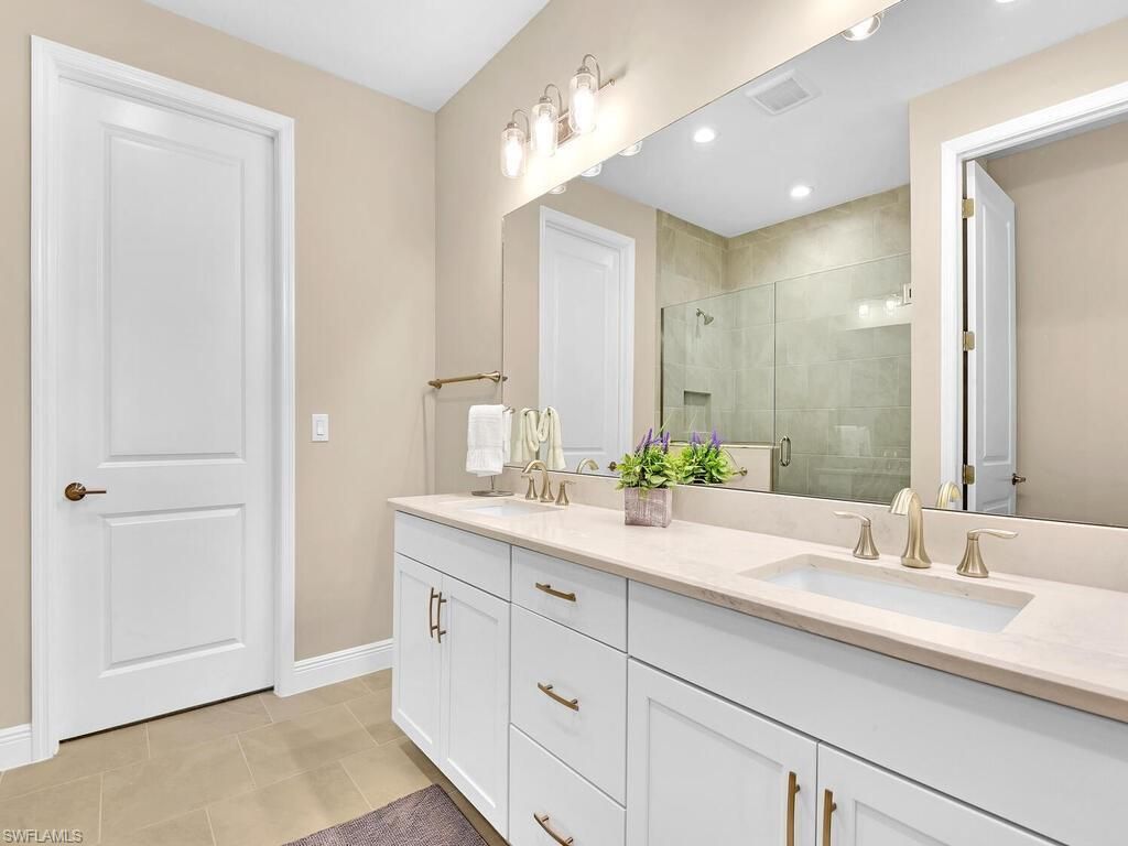 2561 Seychelles Dr, Unit 308, Naples, FL 34112 Photo