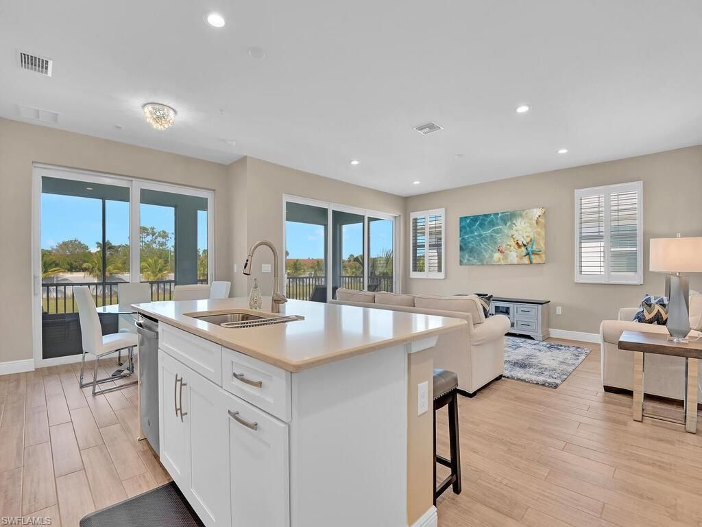 2561 Seychelles Dr, Unit 308, Naples, FL 34112 Photo