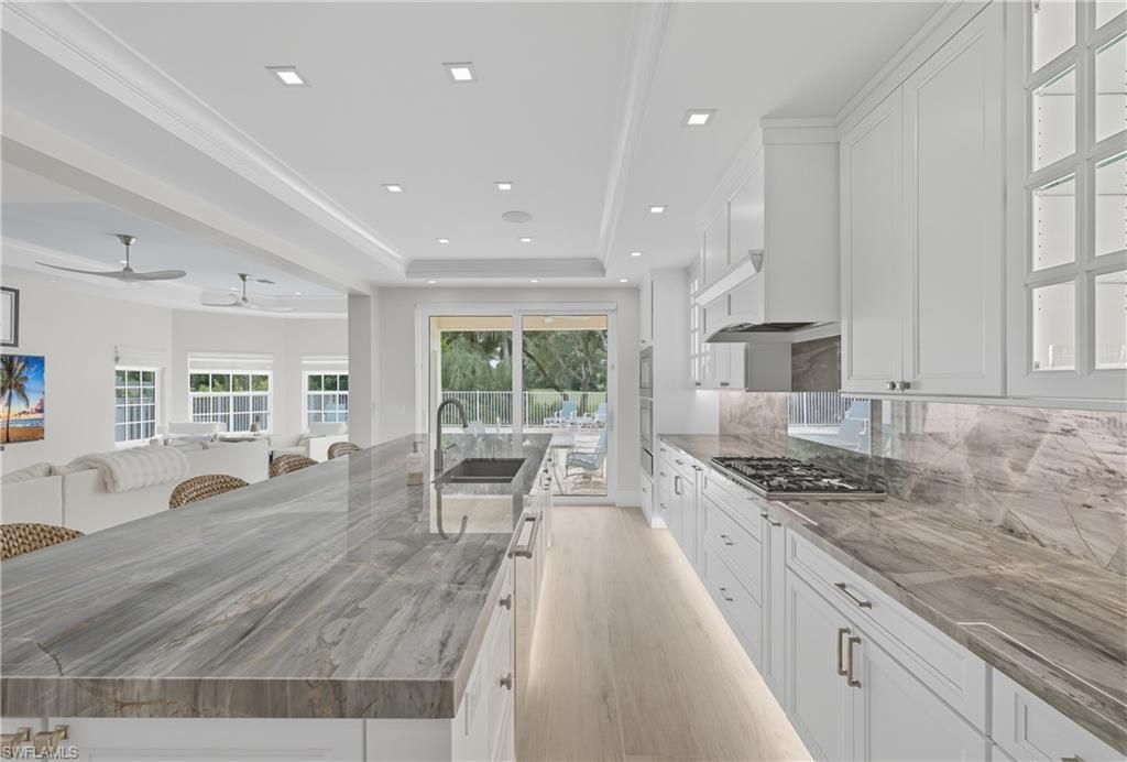 360 Carlton Pl, Unit 11, Naples, FL 34108 Photo