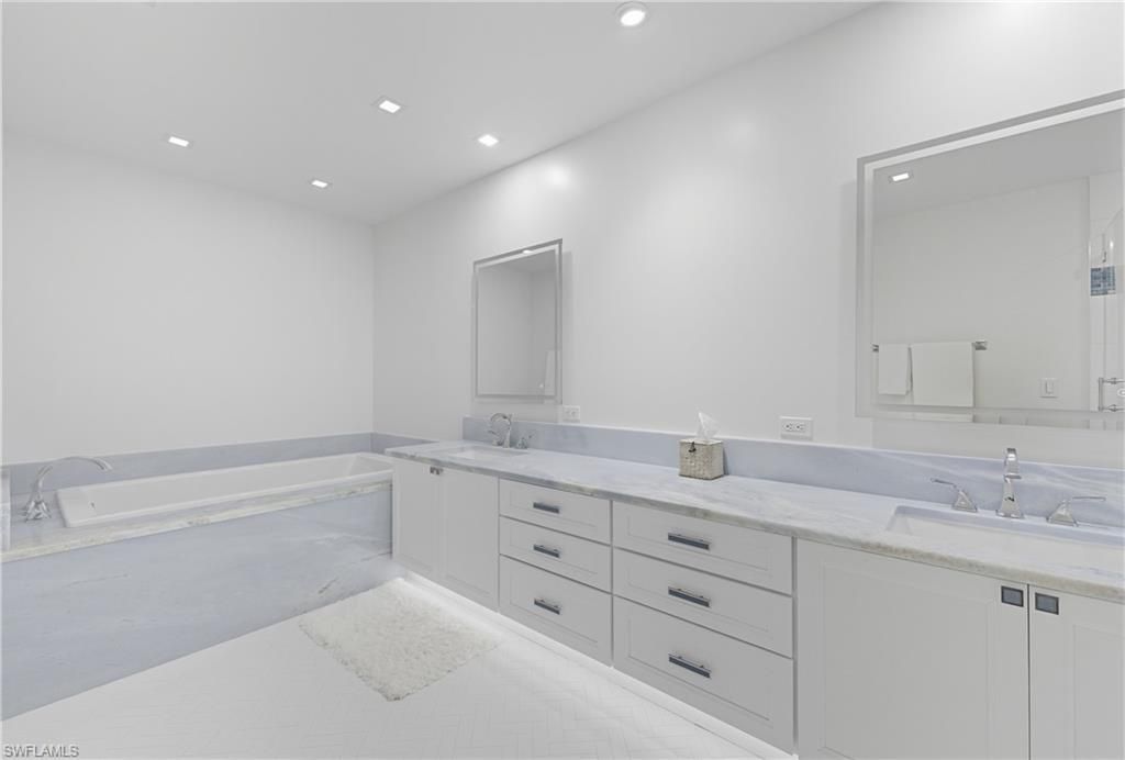 360 Carlton Pl, Unit 11, Naples, FL 34108 Photo
