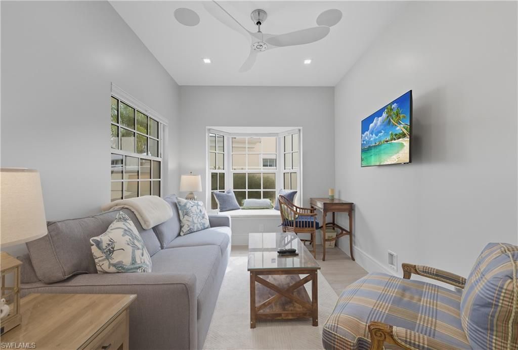 360 Carlton Pl, Unit 11, Naples, FL 34108 Photo