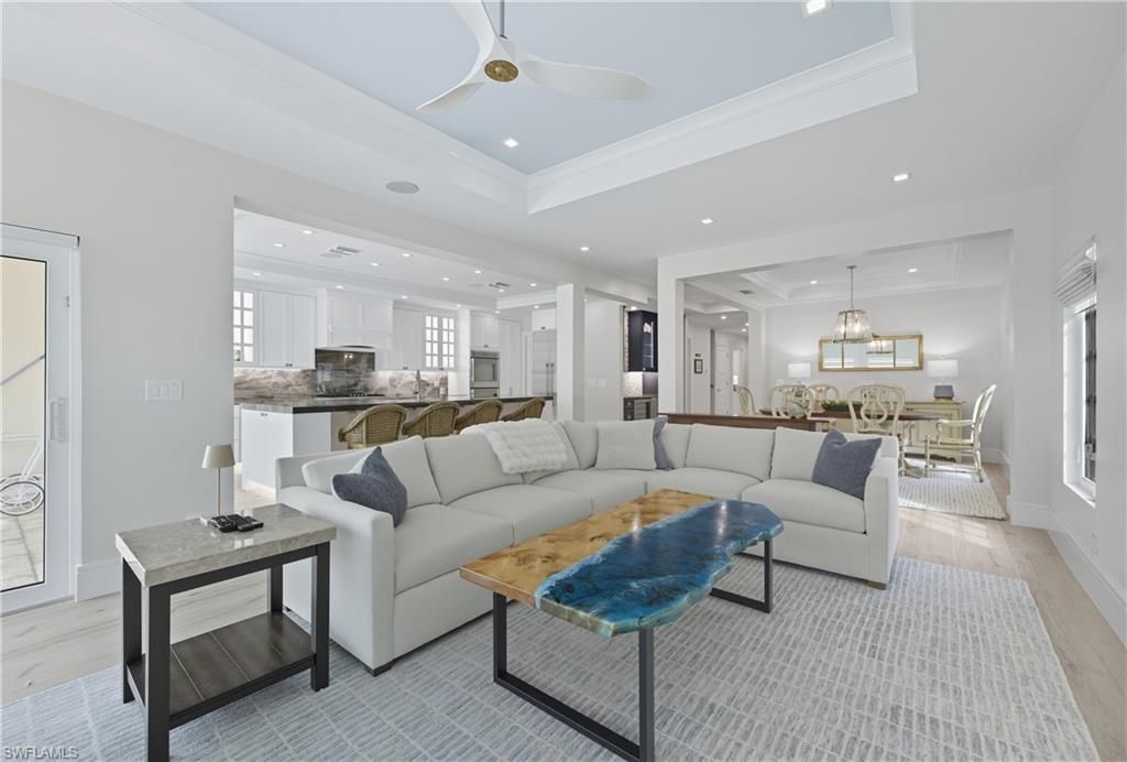 360 Carlton Pl, Unit 11, Naples, FL 34108 Photo