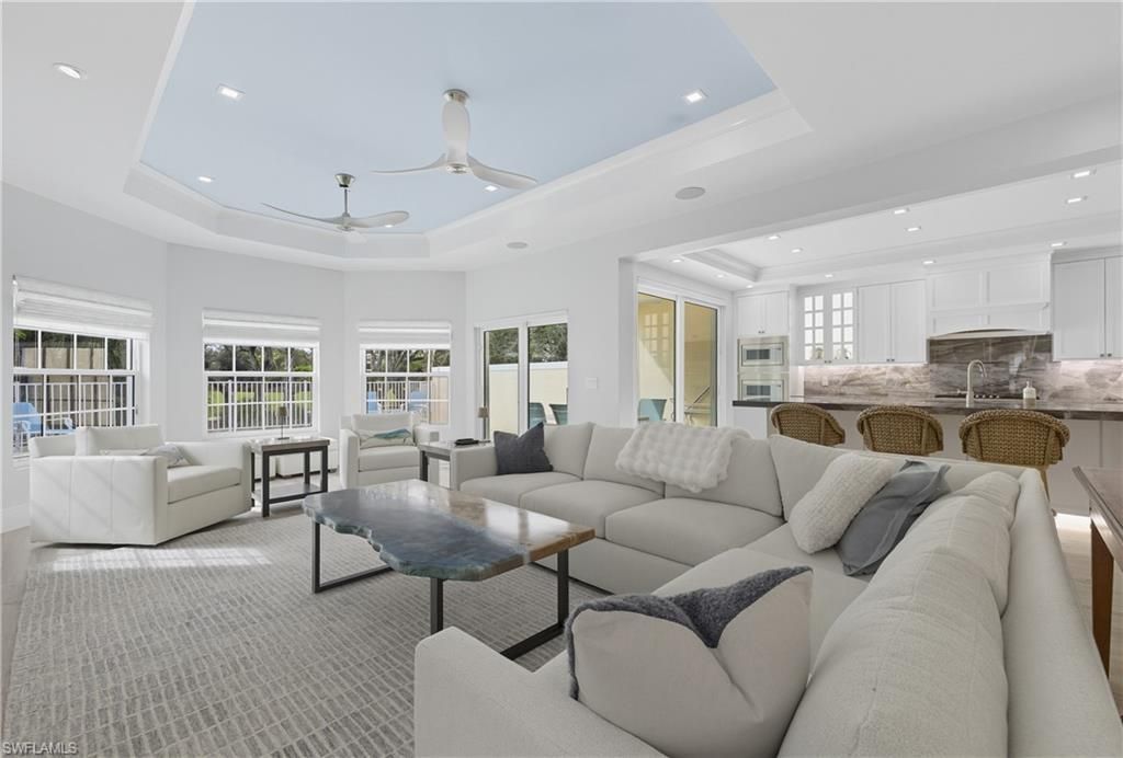 360 Carlton Pl, Unit 11, Naples, FL 34108 Photo