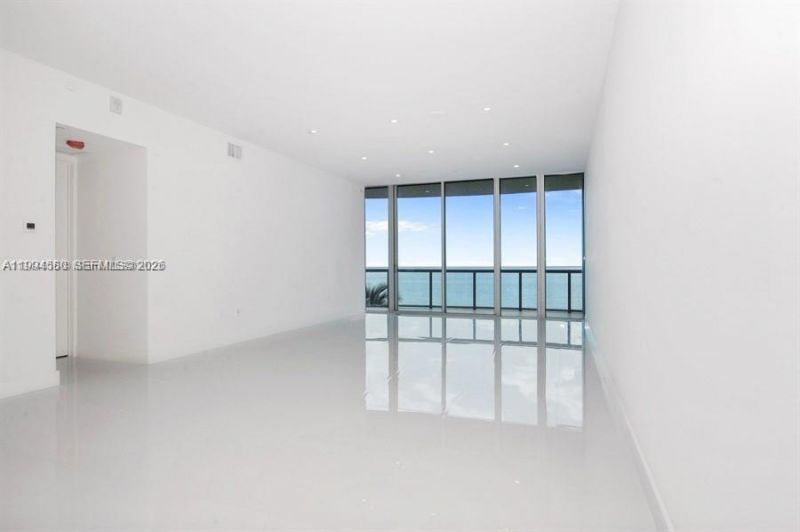 6799 Collins Ave, Unit 404, Miami Beach, FL 33141 Photo