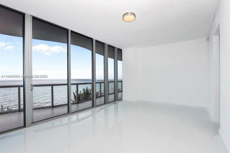 6799 Collins Ave, Unit 404, Miami Beach, FL 33141 Photo