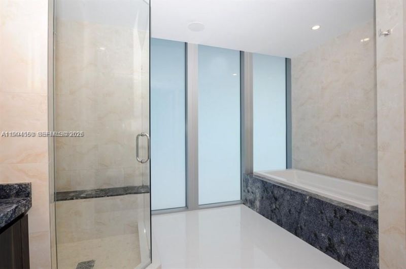 6799 Collins Ave, Unit 404, Miami Beach, FL 33141 Photo