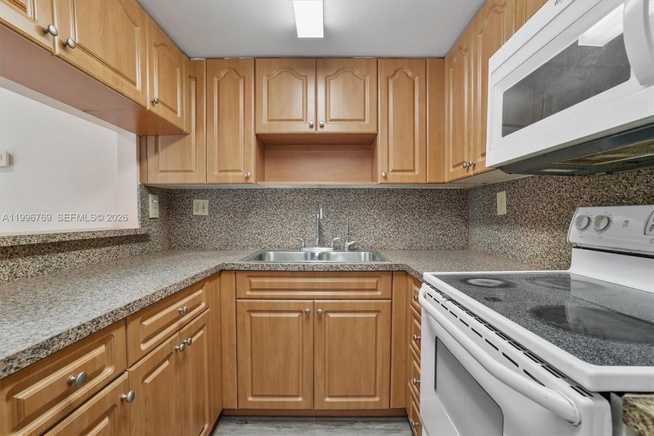 995 SW 84th Ave, Unit 309, Miami, FL 33144 Photo