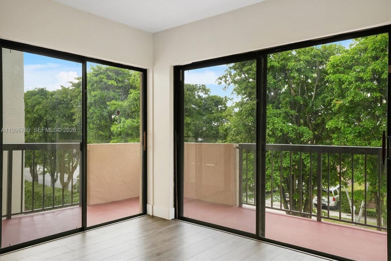995 SW 84th Ave, Unit 309, Miami, FL 33144 Photo