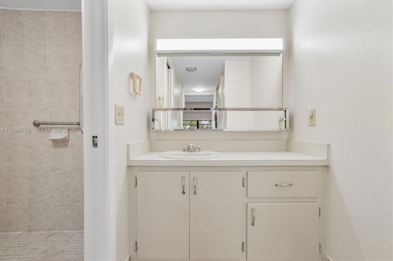 995 SW 84th Ave, Unit 309, Miami, FL 33144 Photo