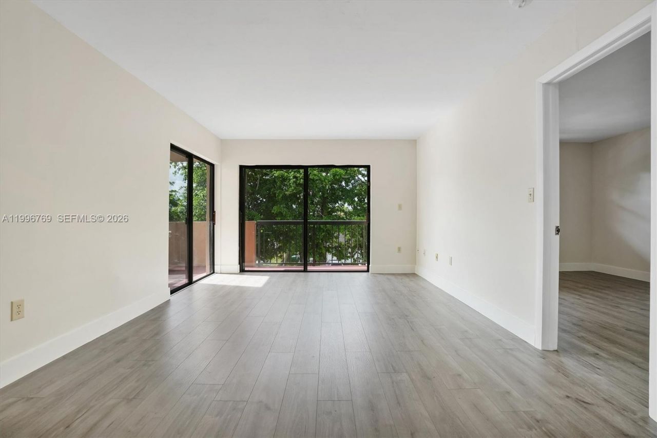 995 SW 84th Ave, Unit 309, Miami, FL 33144 Photo