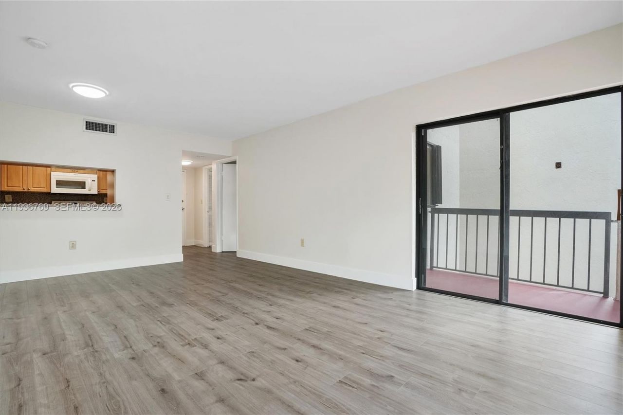 995 SW 84th Ave, Unit 309, Miami, FL 33144 Photo