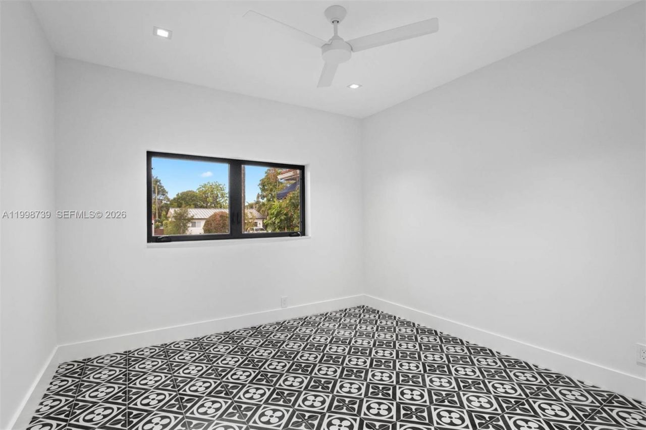 2345 SW 23rd Ter, Miami, FL 33145 Photo