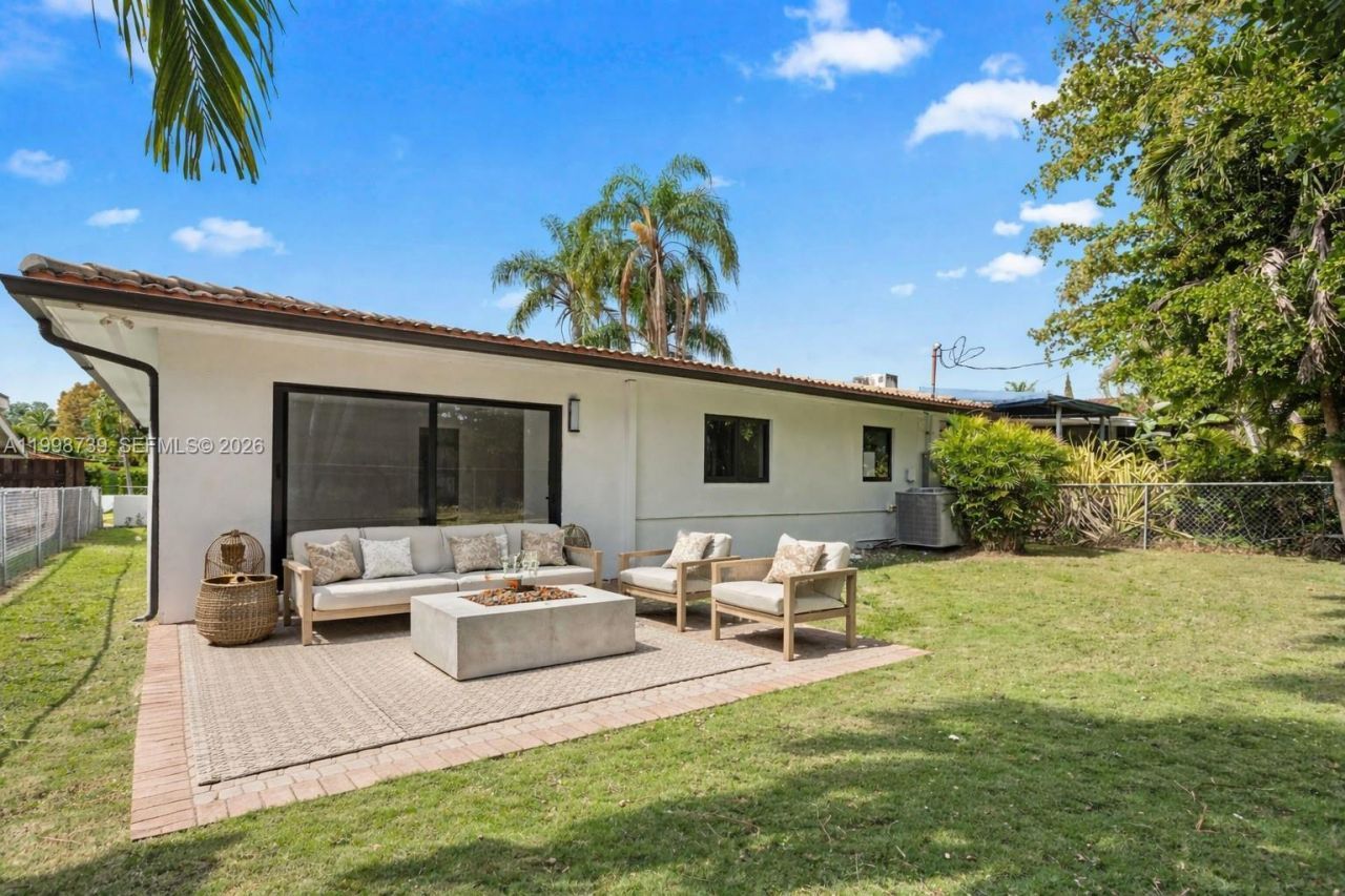 2345 SW 23rd Ter, Miami, FL 33145 Photo