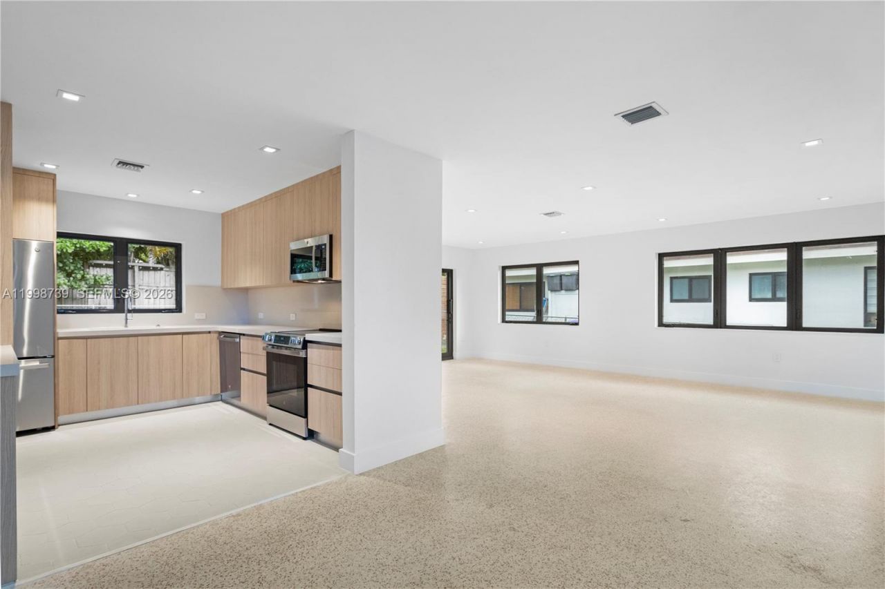 2345 SW 23rd Ter, Miami, FL 33145 Photo