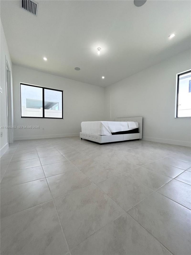 8037 NW 46th Ter , Doral, FL 33166 Photo