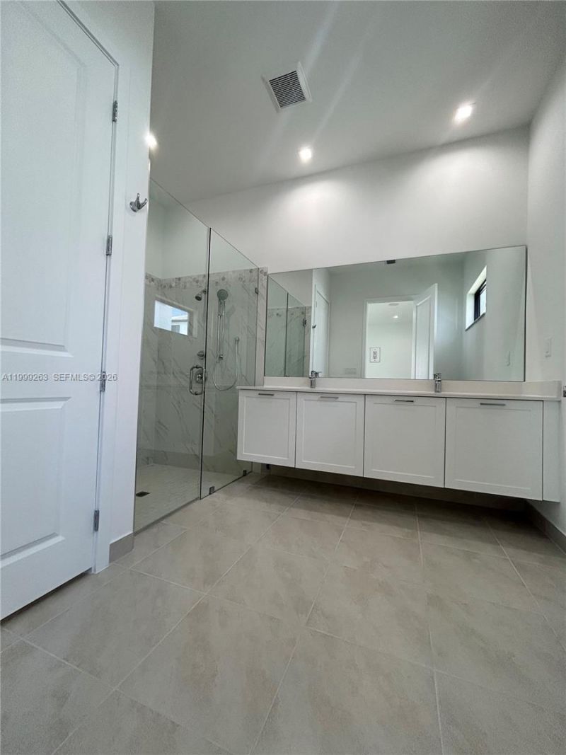 8037 NW 46th Ter , Doral, FL 33166 Photo