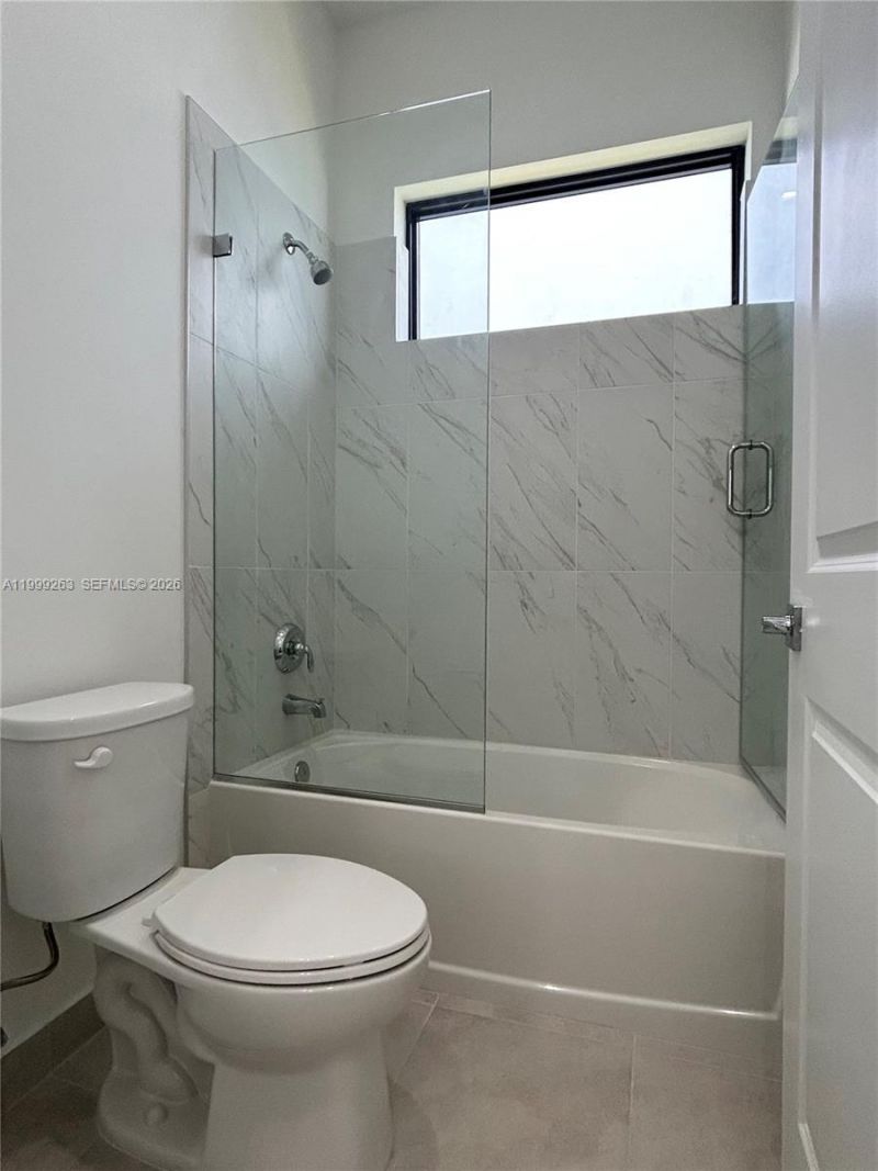 8037 NW 46th Ter , Doral, FL 33166 Photo