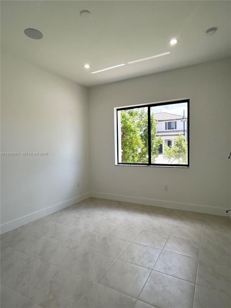 8037 NW 46th Ter , Doral, FL 33166 Photo