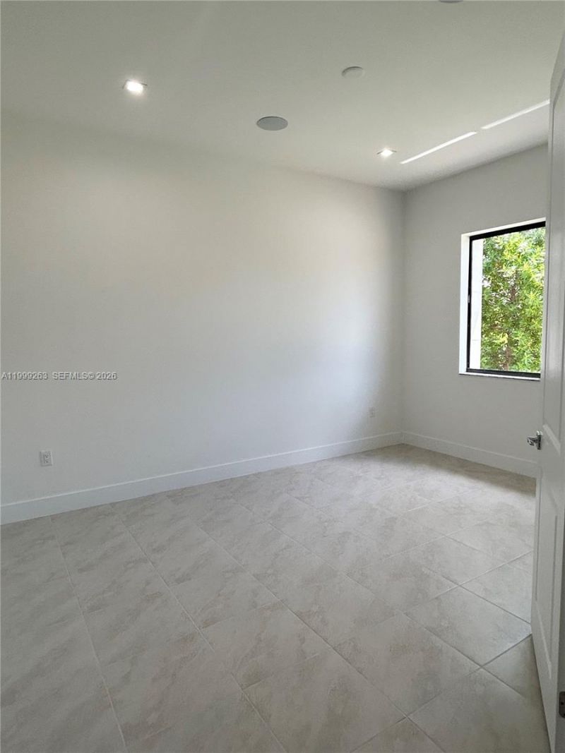 8037 NW 46th Ter , Doral, FL 33166 Photo