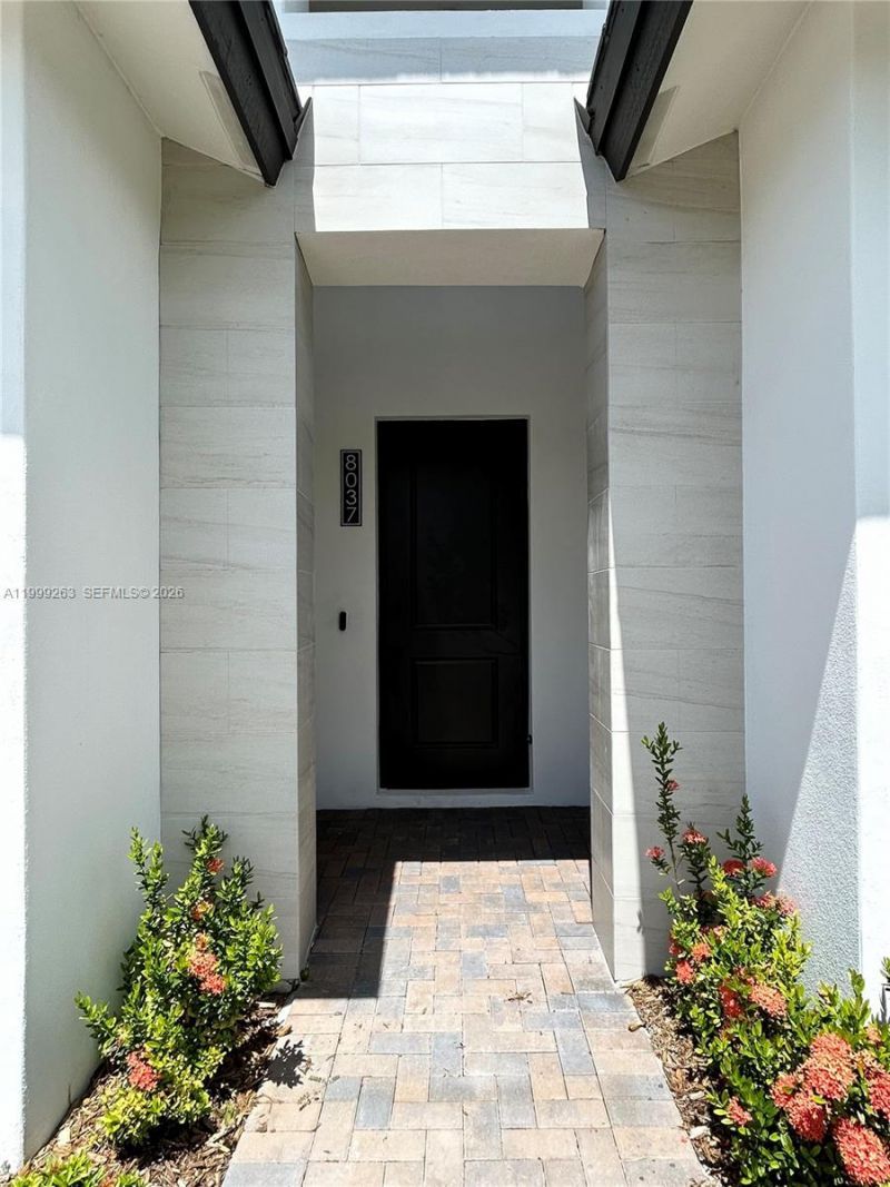 8037 NW 46th Ter , Doral, FL 33166 Photo