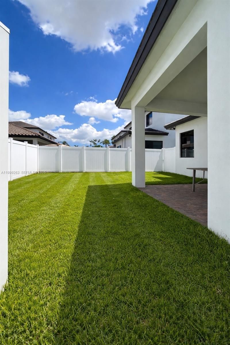 8037 NW 46th Ter , Doral, FL 33166 Photo