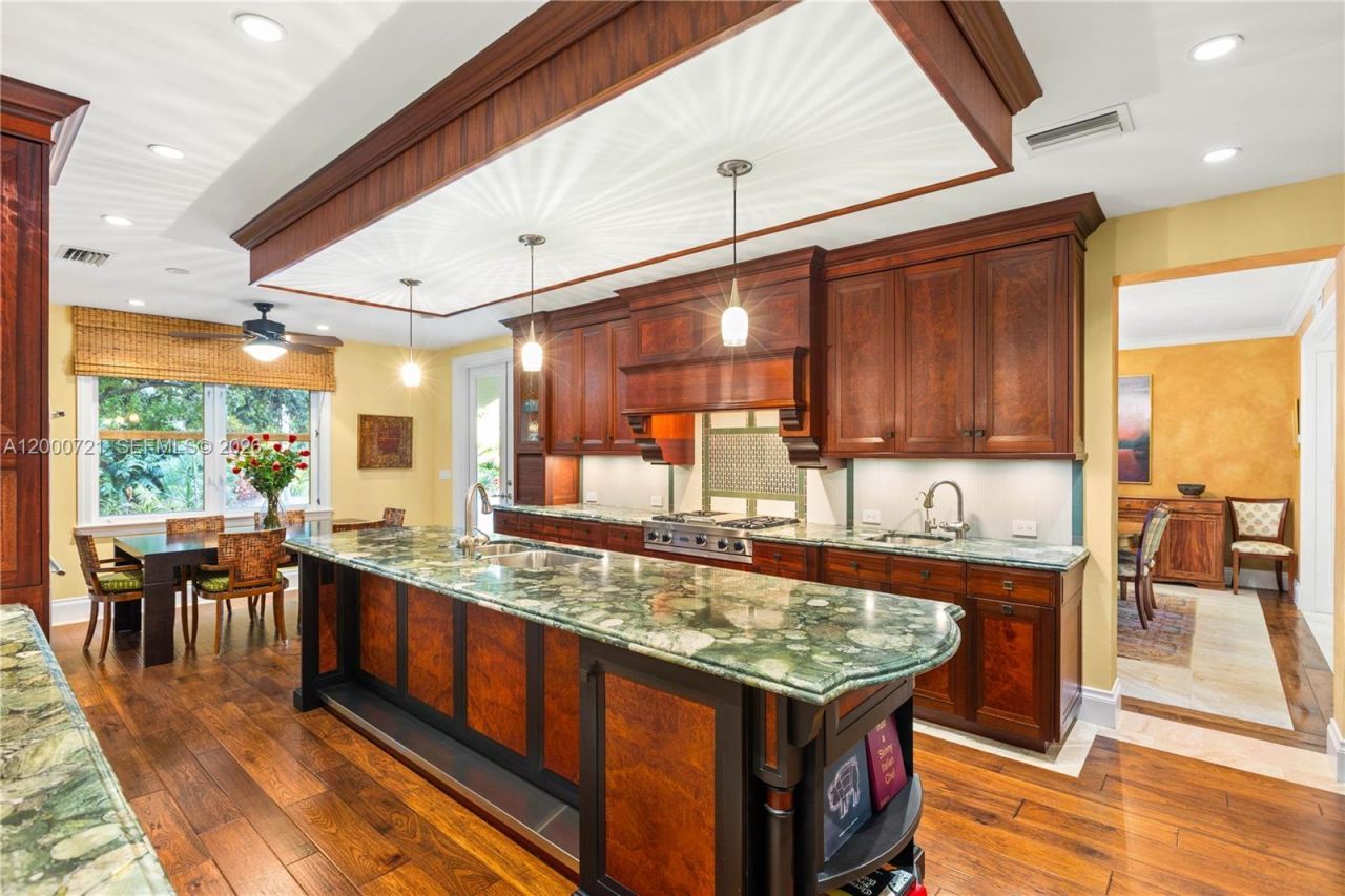 4867 SW 82nd St, Miami, FL 33143 Photo