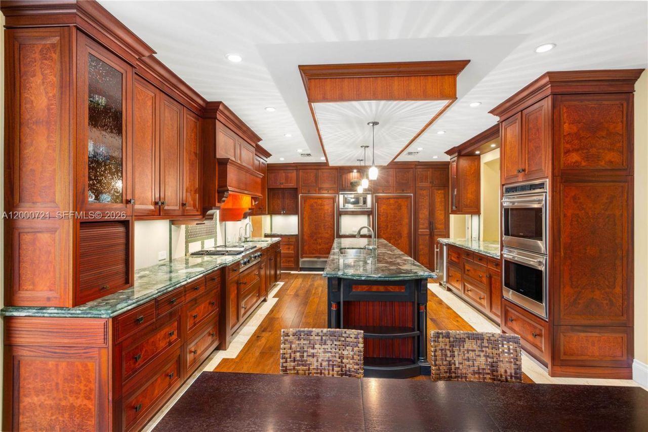 4867 SW 82nd St, Miami, FL 33143 Photo