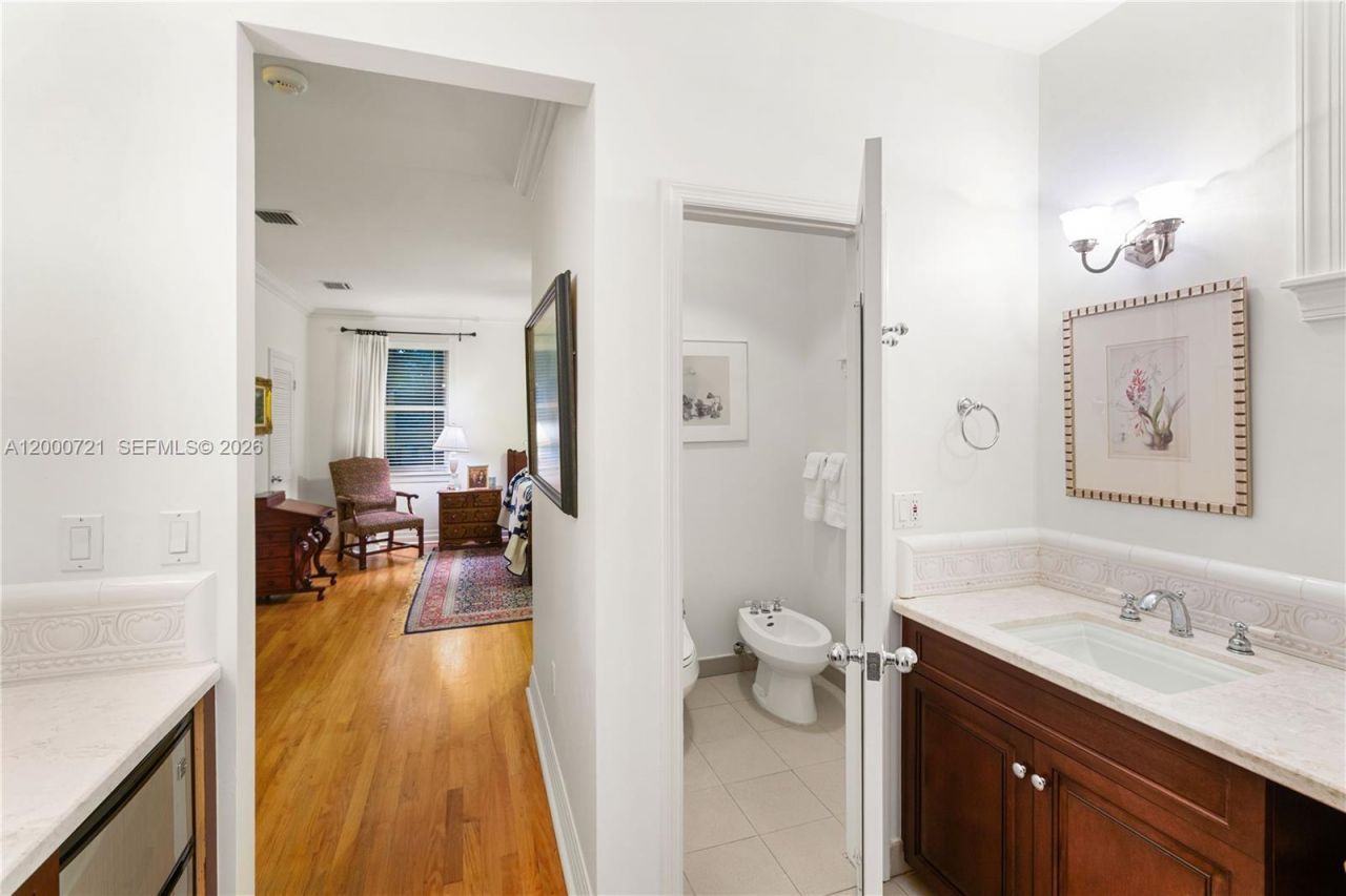 4867 SW 82nd St, Miami, FL 33143 Photo