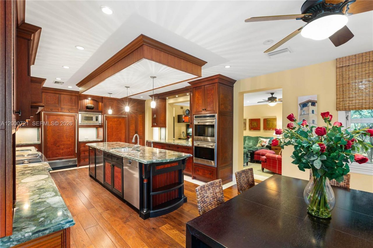 4867 SW 82nd St, Miami, FL 33143 Photo