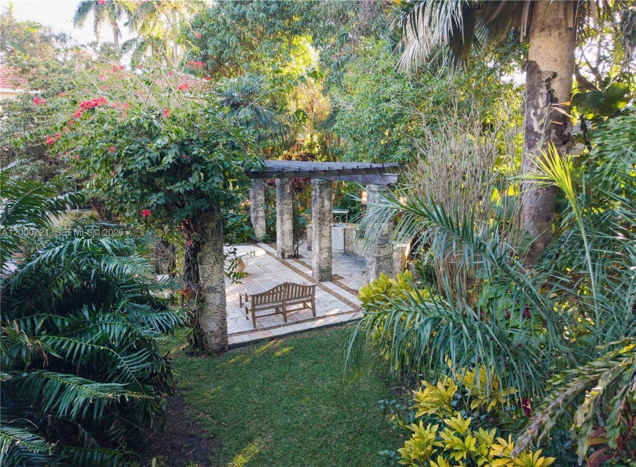 4867 SW 82nd St, Miami, FL 33143 Photo