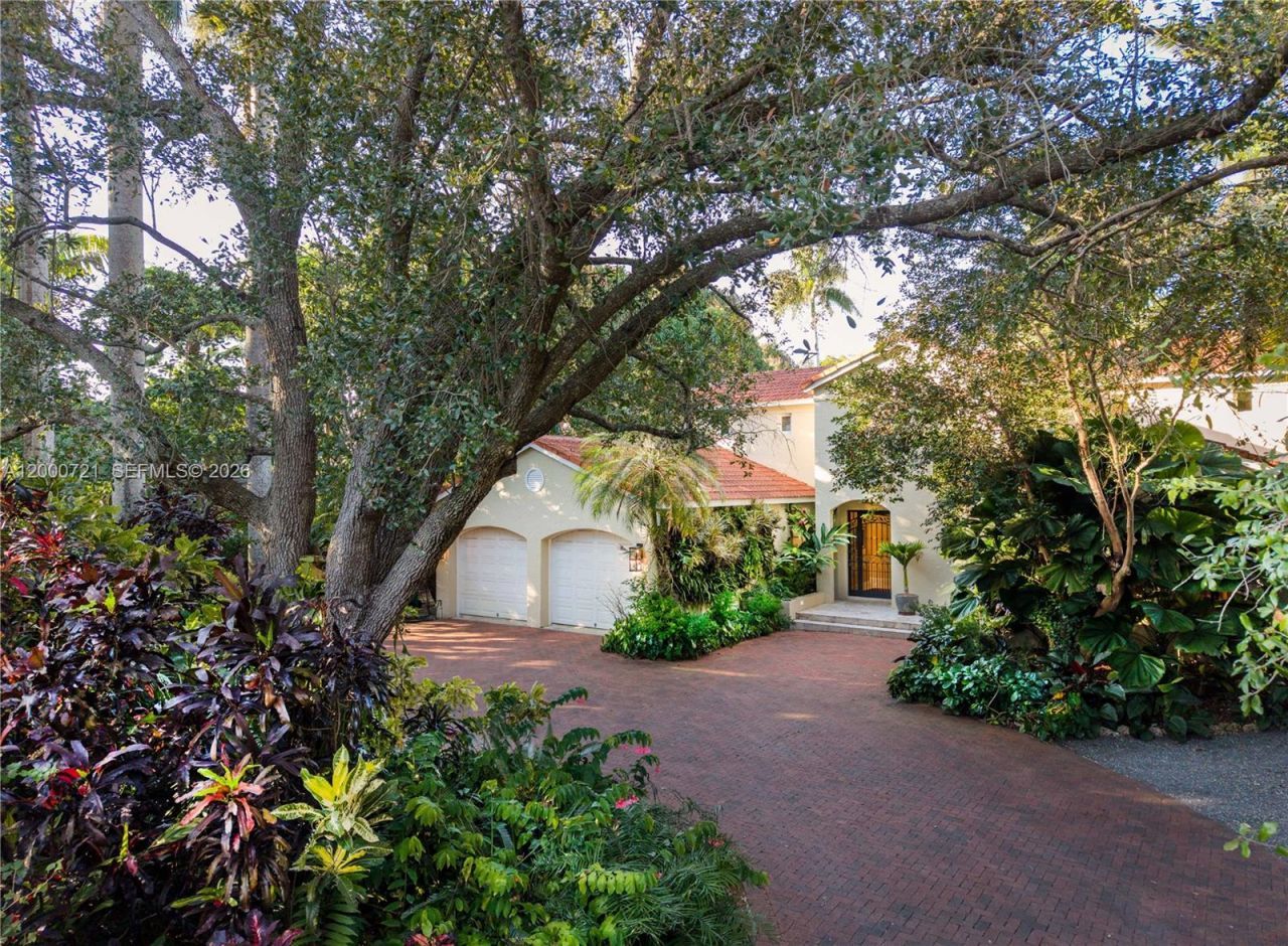 4867 SW 82nd St, Miami, FL 33143 Photo