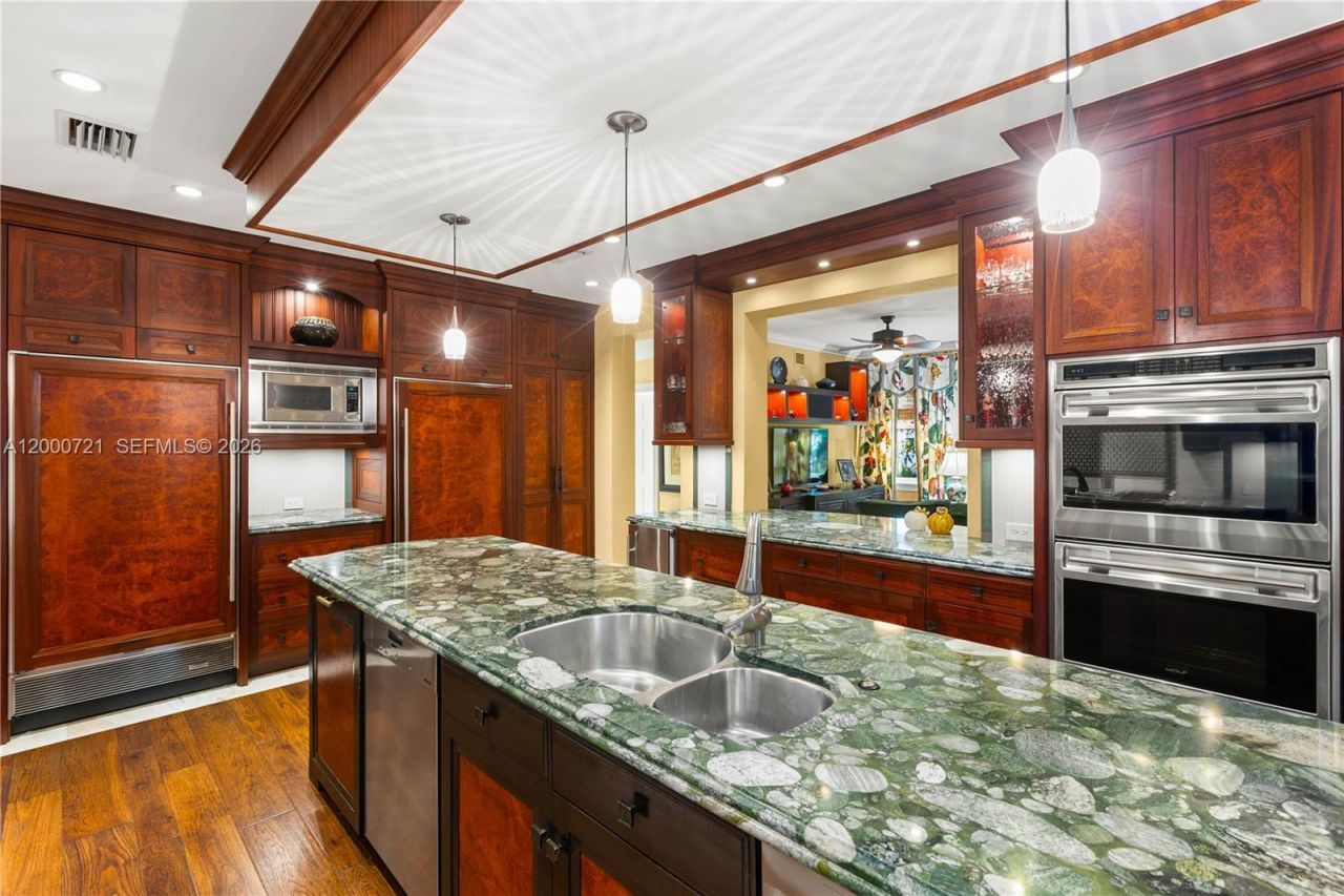 4867 SW 82nd St, Miami, FL 33143 Photo