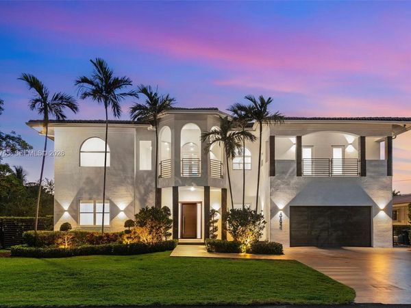 552 PALM DRIVE , Hallandale Beach, FL 33009