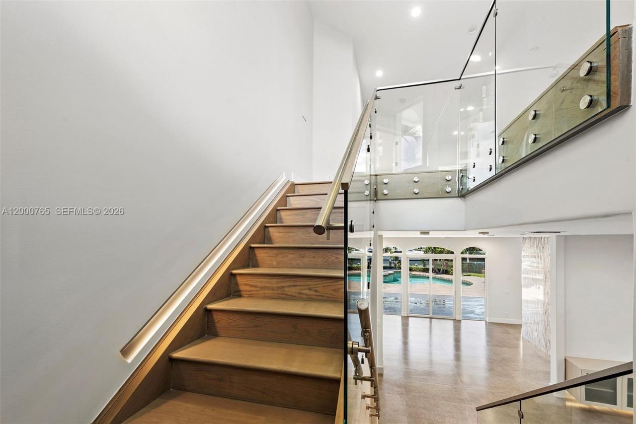 552 Palm Drive, Hallandale Beach, FL 33009 Photo